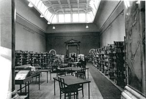 New Library in the Great Hall 1970s_cropped